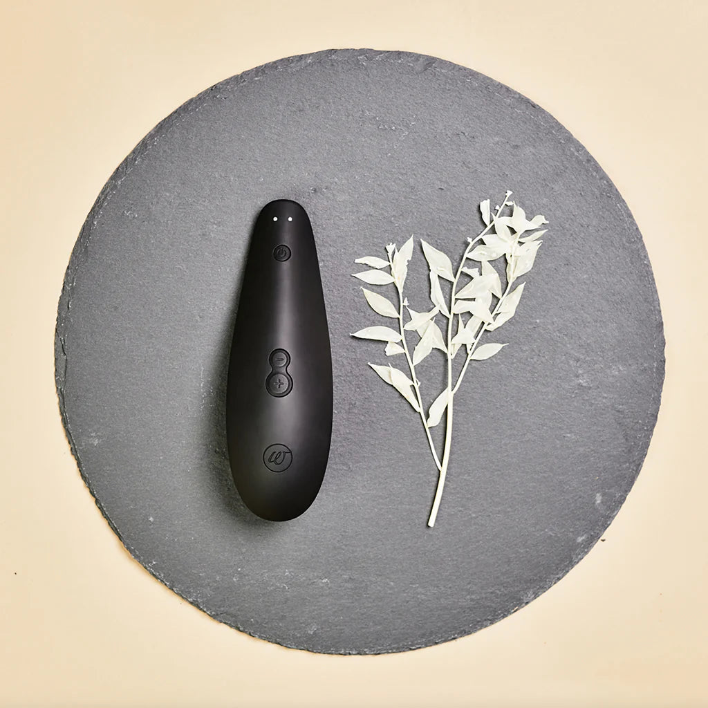 Womanizer Classic 2 Pleasure Air Stimulator in Black – Winnipeg adult store – close-up view