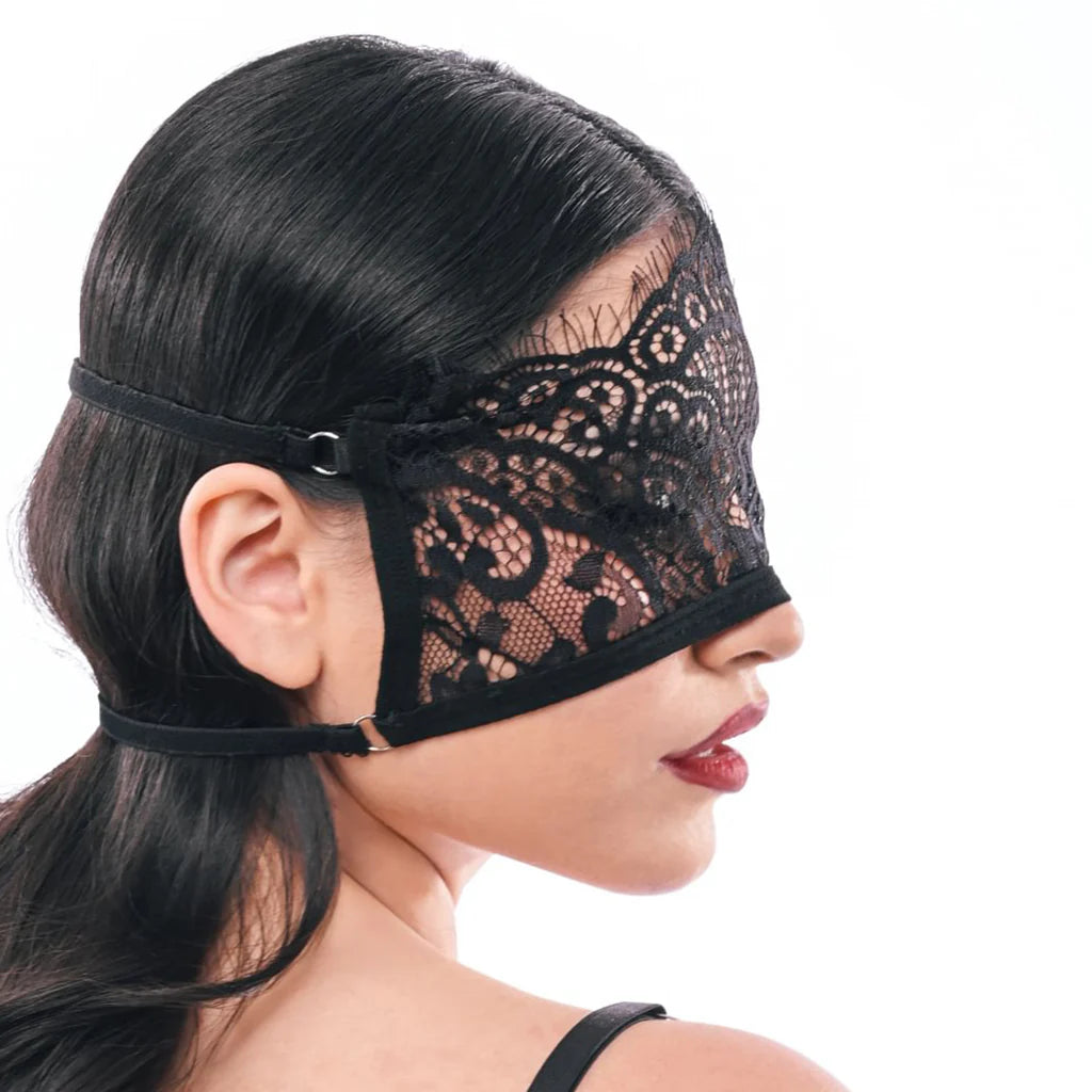 S&M Veiled Vision Lace Blindfold – Winnipeg – packaging view
